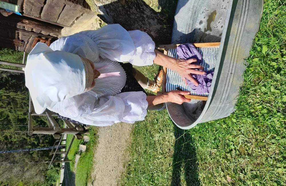 FOTO: Návštevníci Múzea kysuckej dediny vo Vychylovke zistia, ako sa kedysi spracovával ľan, foto 2