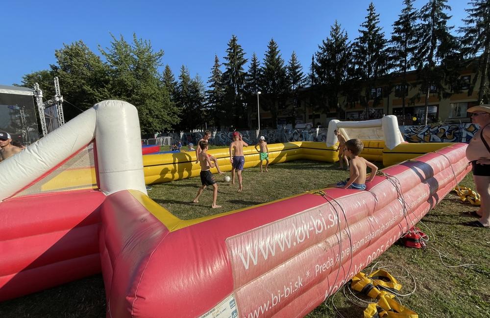 FOTO: Žilinská plaváreň oslavovala 60. narodeniny najmokrejšou párty v meste, foto 14