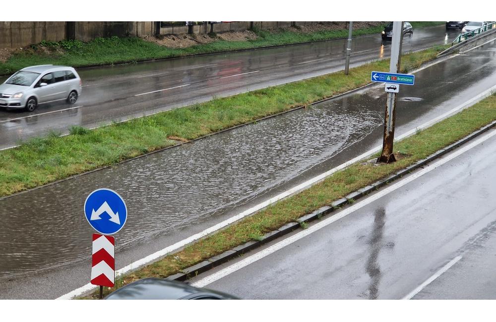 FOTO: Žilinské cesty zaplavila voda po búrke 17. júla 2023, foto 10