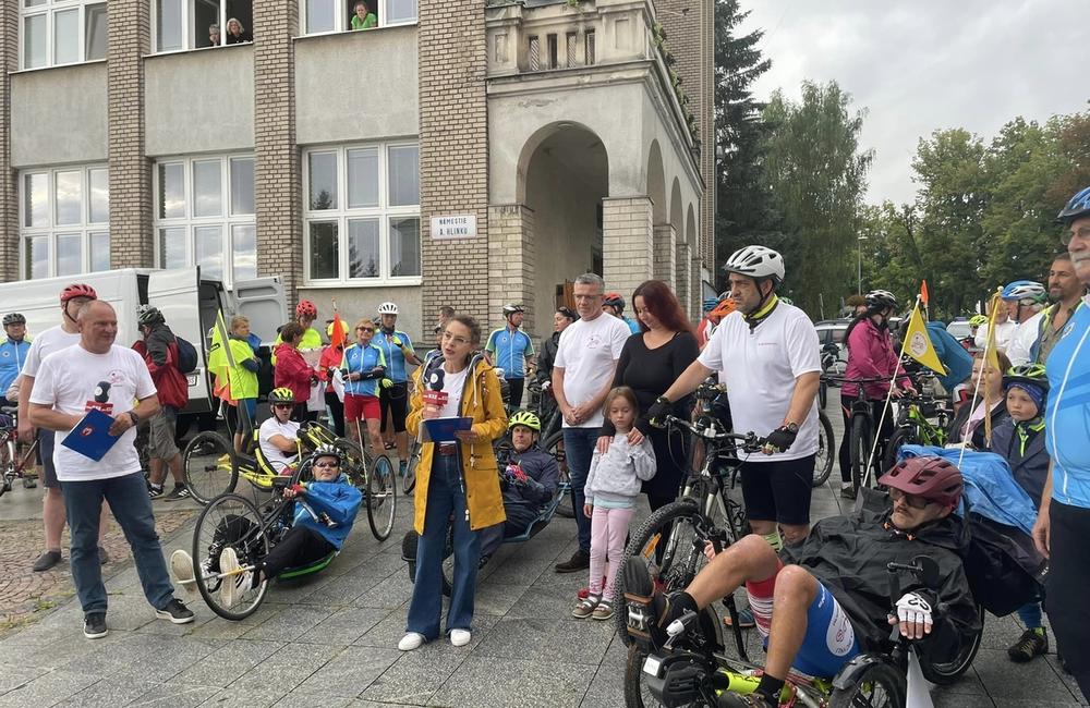 FOTO:  Nadácia Káčer na bicykli pomohla malej Glórii z Ružomberka, foto 3