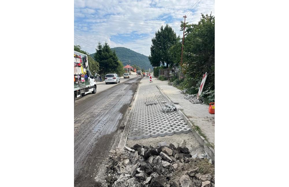 FOTO: Rekonštrukcia cesty vo Varíne a Krasňanoch, foto 1