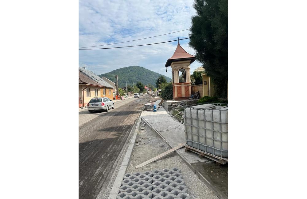 FOTO: Rekonštrukcia cesty vo Varíne a Krasňanoch, foto 5