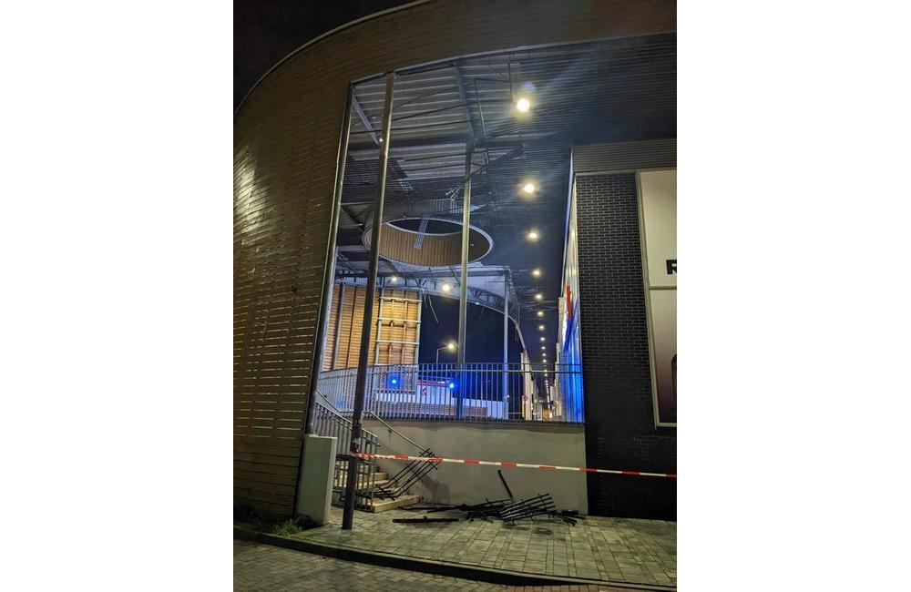FOTO: Tornádo len pár kilometrov za hranicami spôsobilo značné škody, foto 5
