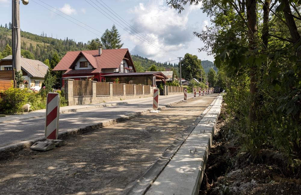 FOTO: Rekonštrukcia cesty medzi Novou Bystricou a Vychylovkou, foto 1