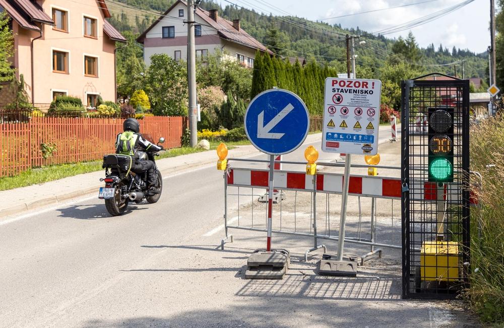 FOTO: Rekonštrukcia cesty medzi Novou Bystricou a Vychylovkou, foto 2