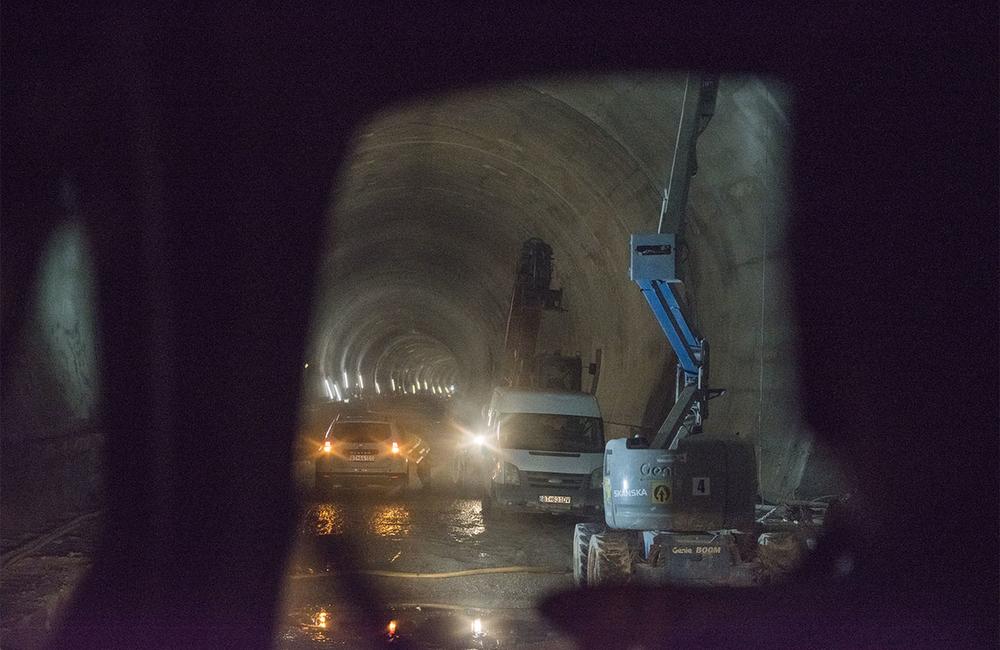 FOTO: Previezli sme sa tunelom Višňové. Takto to v ňom vyzerá, foto 13