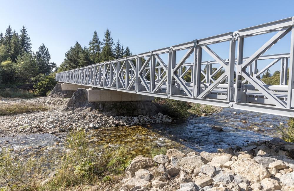 FOTO: Na Liptove ukončili práce na okružnej križovatke a zrekonštruovanom moste, foto 7