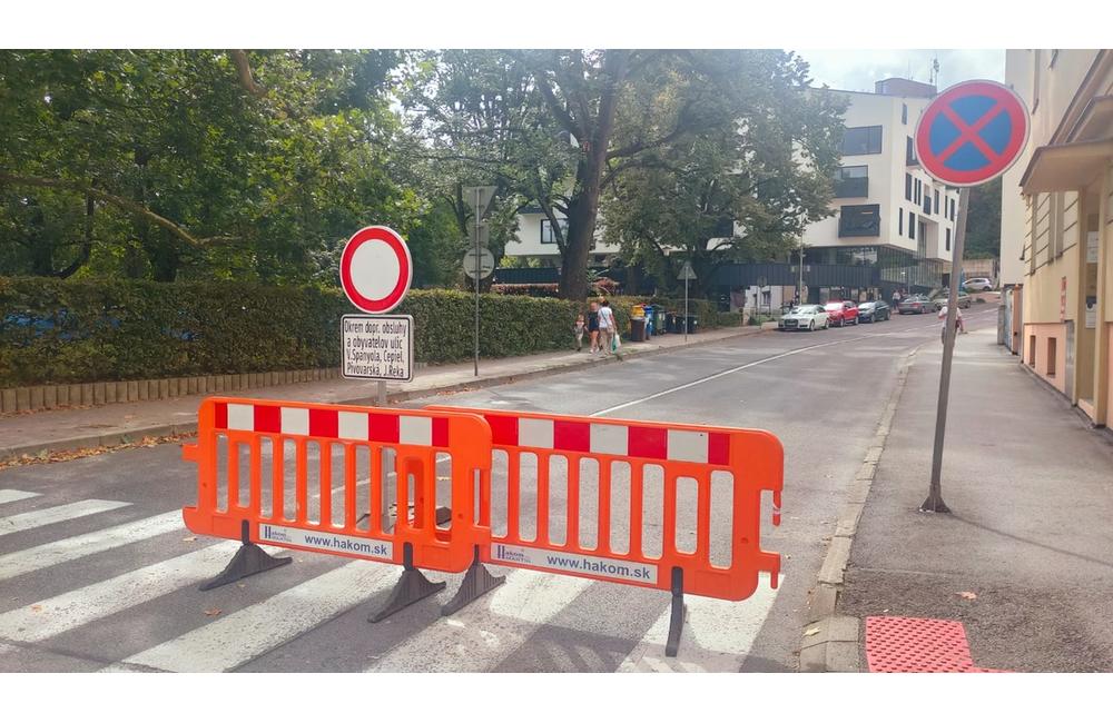 FOTO: Aktuálne zábery z uzávery Ulice Vojtecha Spanyola v centre Žiliny, foto 3