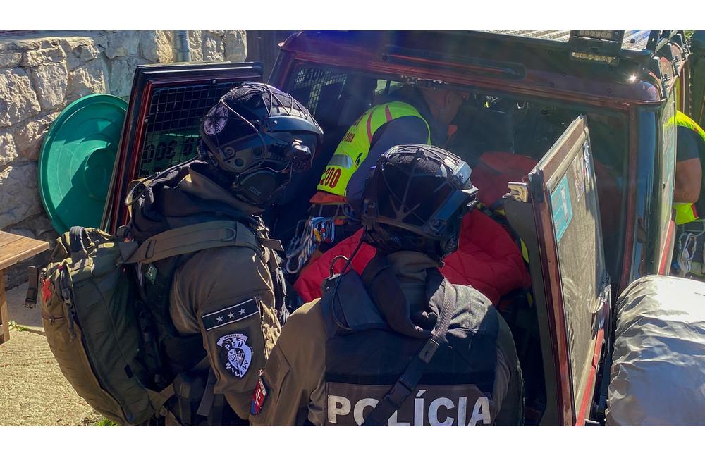 FOTO: Chatu pod Suchým obsadili teroristi (FOX 23), foto 21