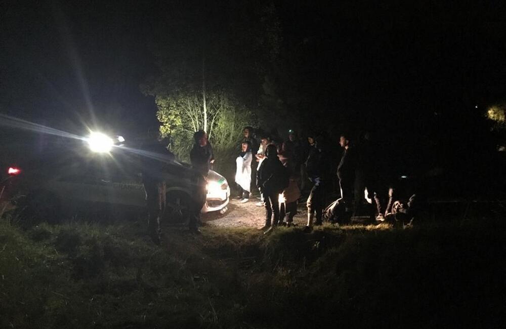 FOTO: Poľskí pohraničníci zadržali skupinu migrantov prichádzajúcu zo Žilinského kraja, foto 3