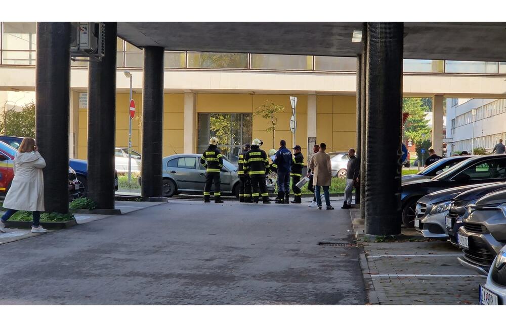 FOTO: V žilinskej nemocnici zhorelo auto, foto 3