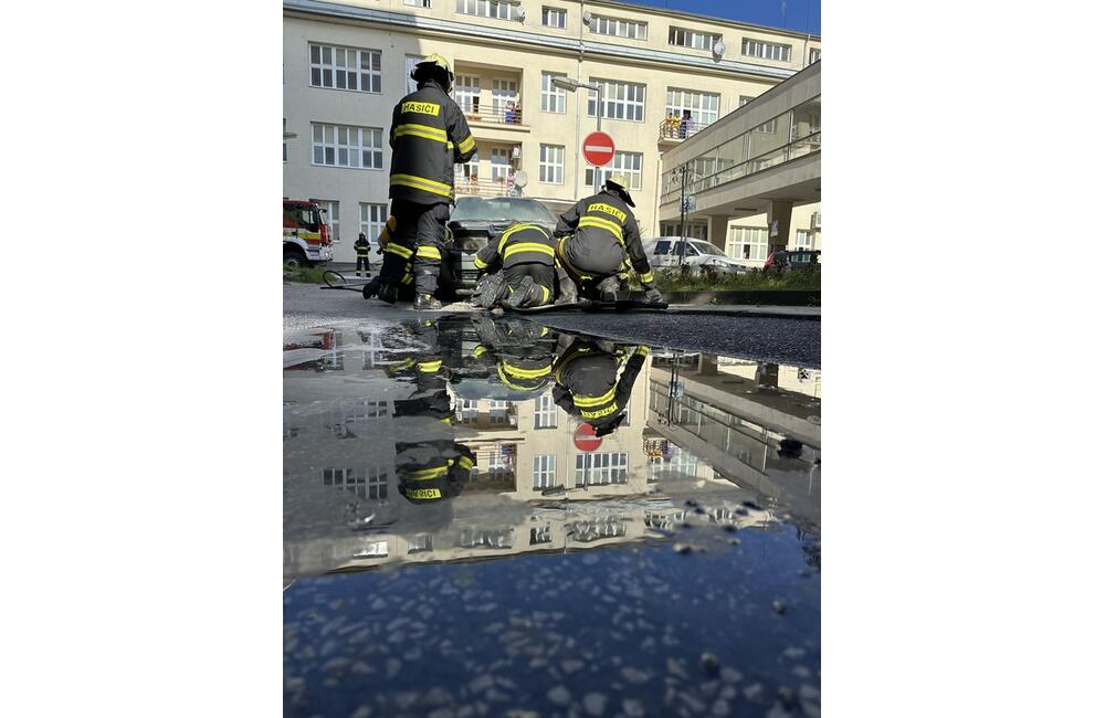 FOTO: V žilinskej nemocnici zhorelo auto, foto 9