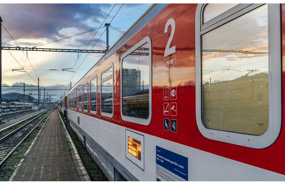 FOTO: Nové vozne vo vlakoch ZSSK, foto 2