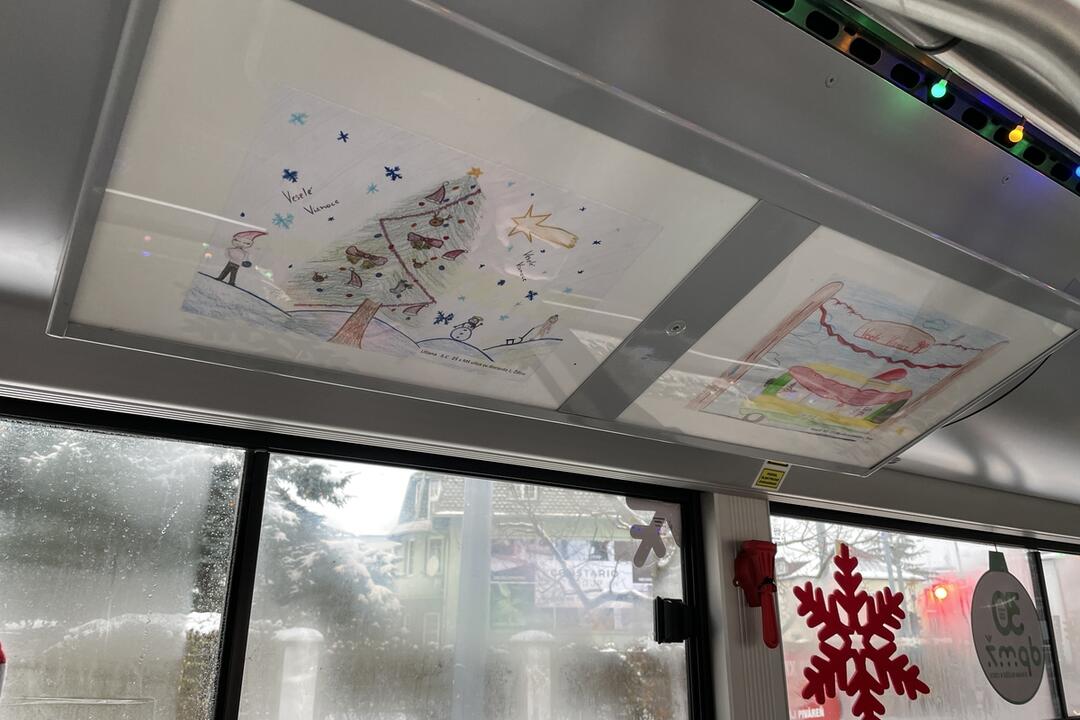 FOTO: Vianočný trolejbus vyrazil do ulíc Žiliny, foto 8