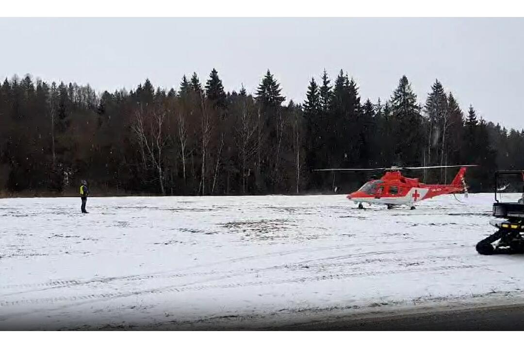 FOTO: Horskí záchranári pomáhali pri Žiari 59-ročnému lyžiarovi, foto 1