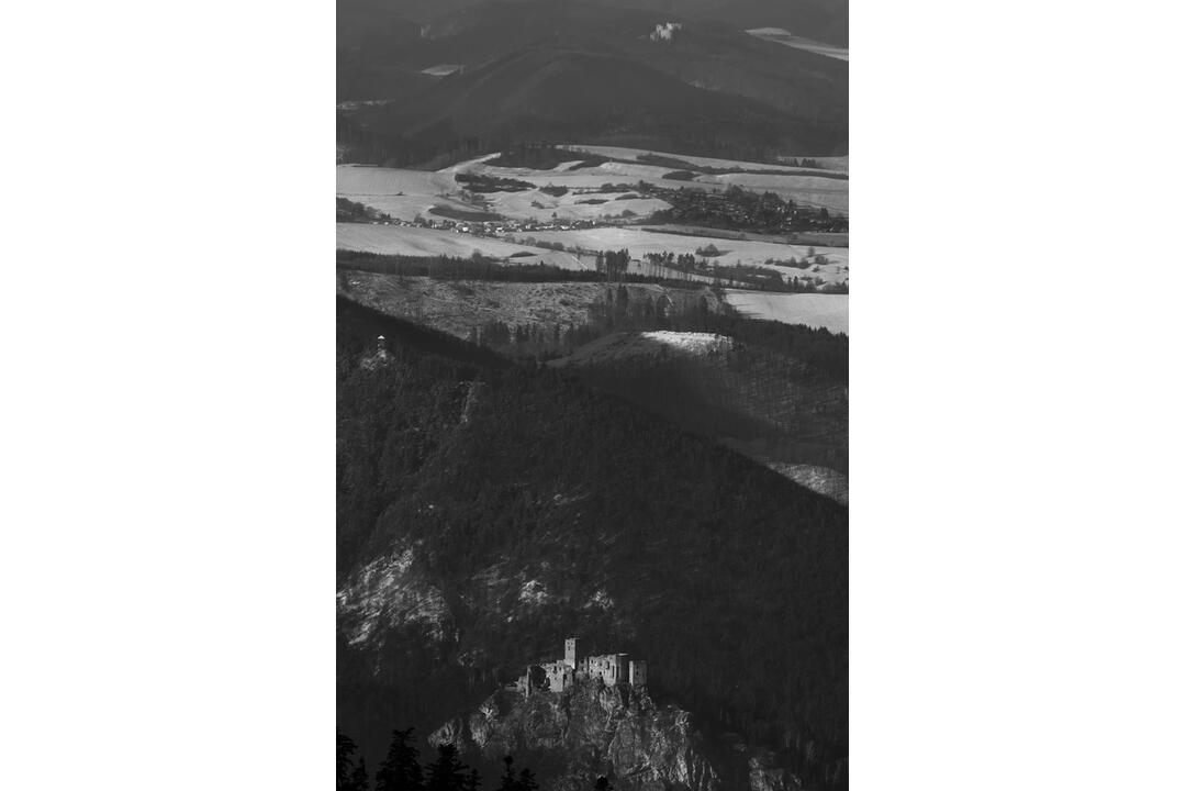 FOTO: Spoznáte hrady Žilinského kraja odfotené z nezvyčajných uhlov?, foto 4