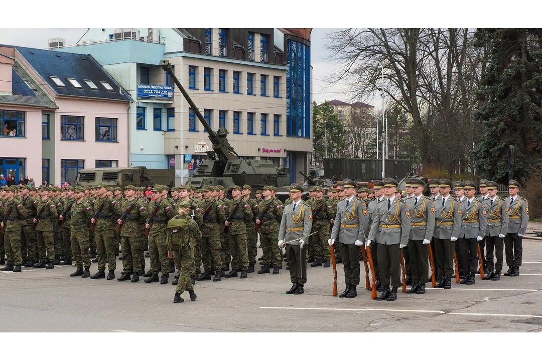 FOTO: Prísaha 200 nových vojakov v Martine, foto 16