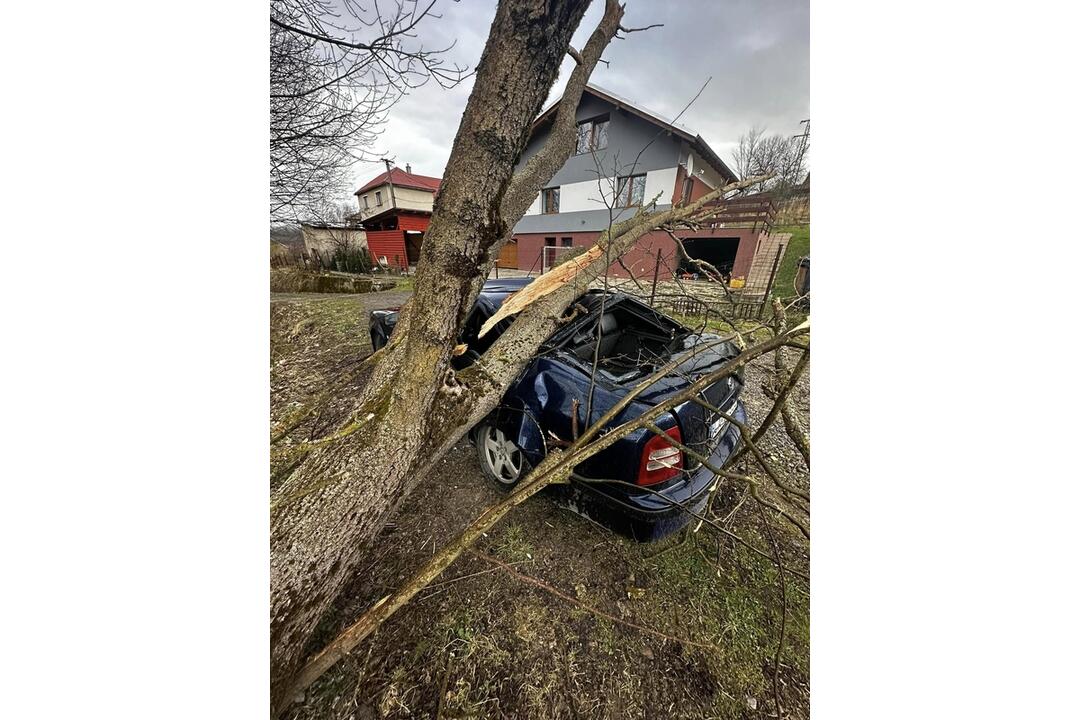FOTO: Škody, ktoré spôsobil vietor v Žilinskom kraji, foto 1