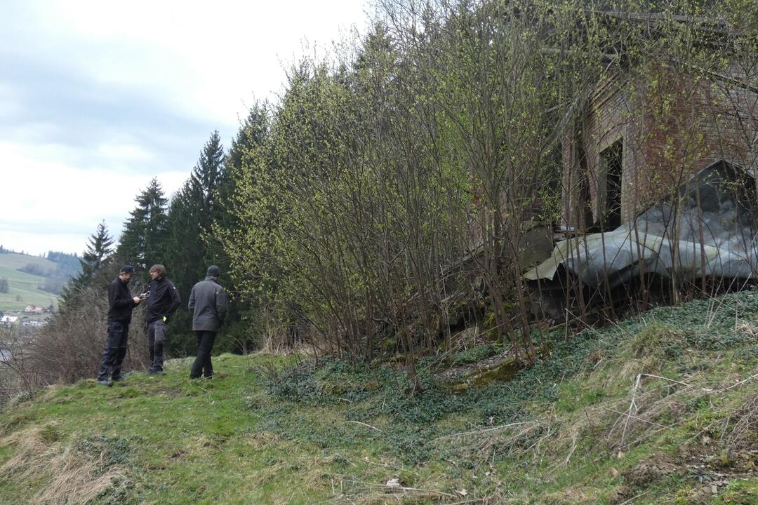 FOTO: Začala sa záchrana jedinej hrobky na Kysuciach, foto 13