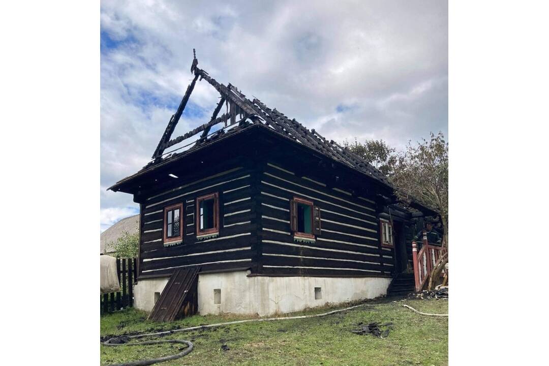 FOTO: Hálova drevenica pred tromi rokmi zhorela, teraz prešla obnovou, foto 3