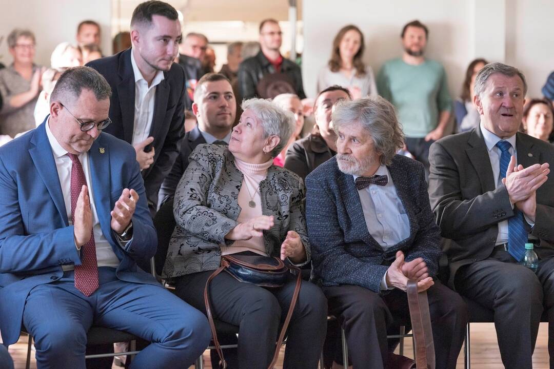 FOTO: NBS vydala pamätnú mincu venovanú Vrbovi a Wetzlerovi, foto 10