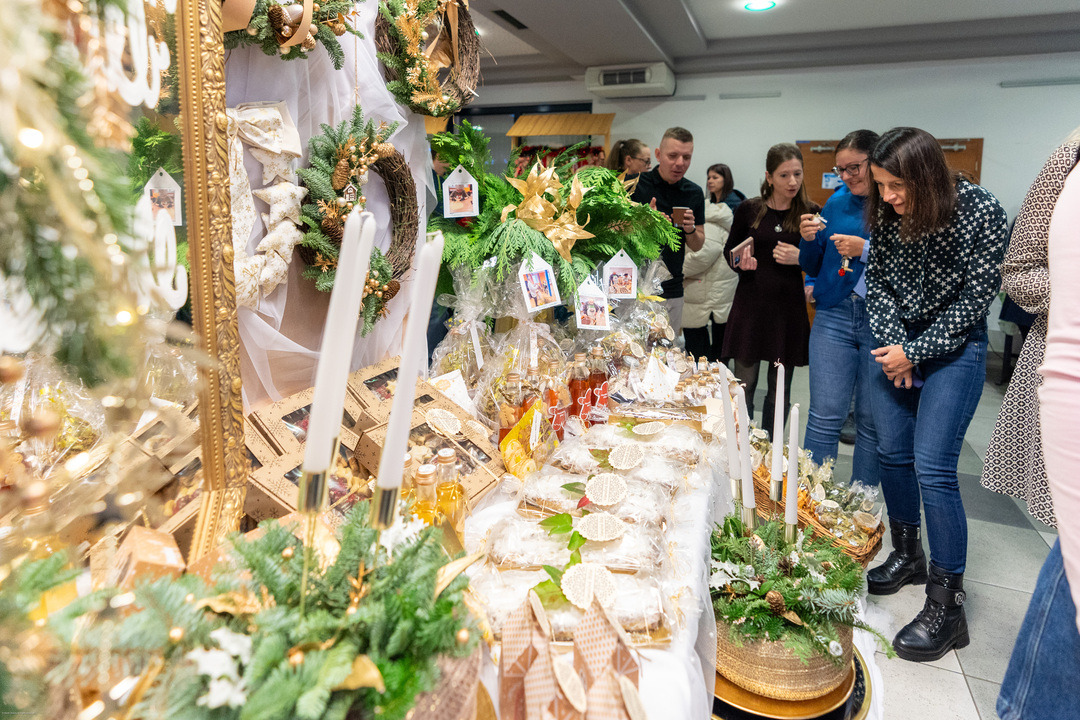 FOTO: Na Úrade ŽSK otvorili tradičnú výstavu Vianoce našimi rukami, foto 3