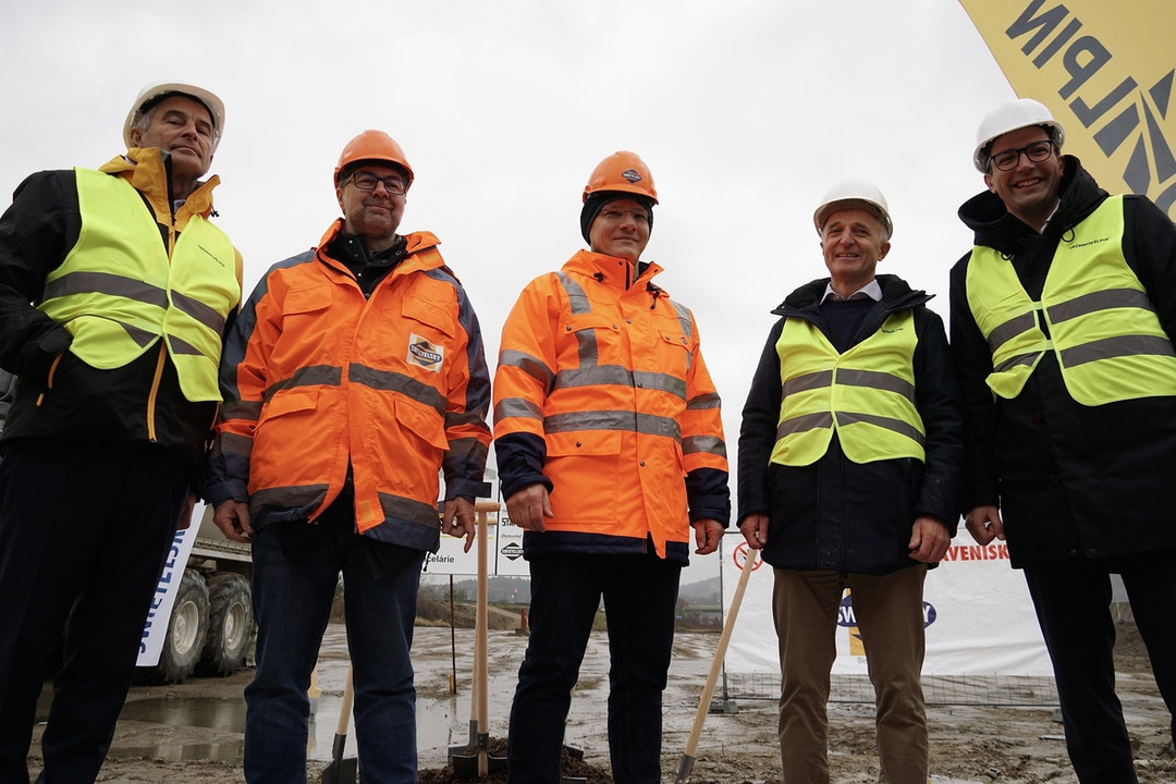 FOTO: Do regiónu mieri svetový výrobca zasnežovacej techniky. Nový areál postaví pri Žiline, foto 2