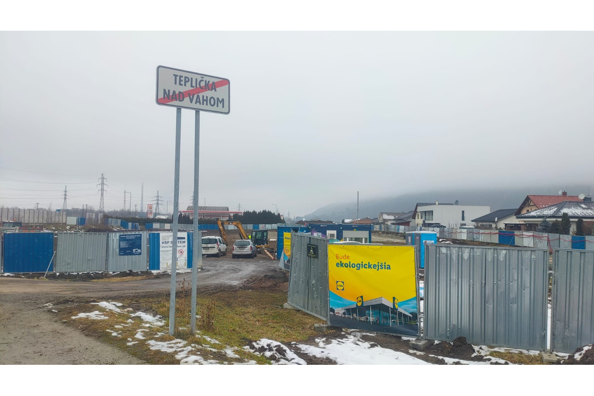 FOTO: Pri Žiline začali s výstavbou novej predajne priamo pri hlavnom ťahu, foto 1