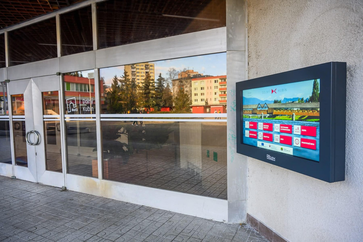 FOTO: Nové informačné kiosky v uliciach Dolného Kubína, foto 2
