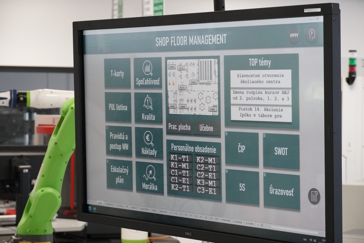 FOTO: Otvorenie nového školiaceho centra v Schaeffler Kysuce, foto 22
