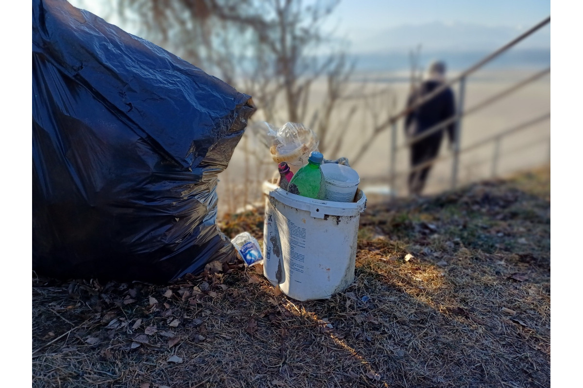 FOTO: Nízku hladinu Liptovskej Mary využili na upratovanie, foto 5
