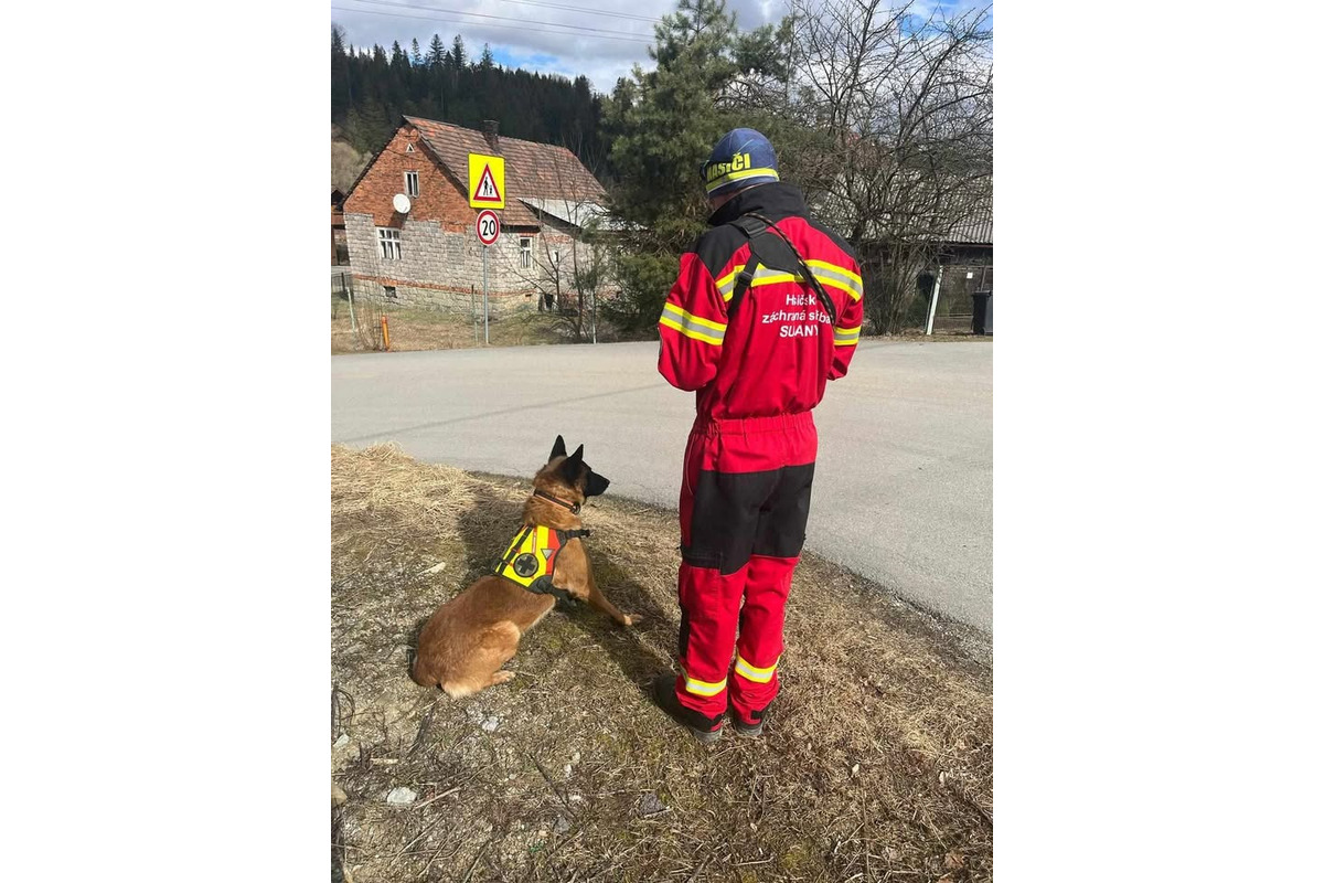 FOTO: Na Kysuciach hľadali nezvestného Igora dlhé hodiny, foto 5