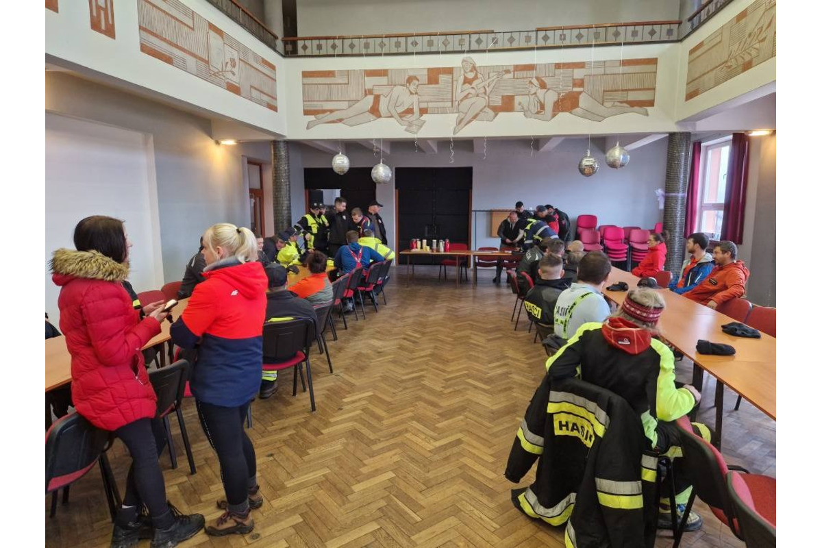 FOTO: Na Kysuciach hľadali nezvestného Igora dlhé hodiny, foto 12