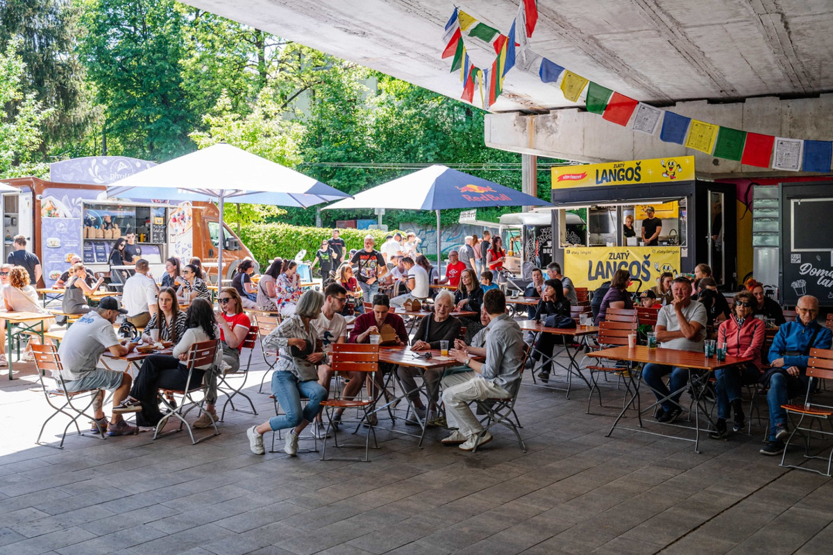 FOTO: Žilinský street food park začína ďalšiu sezónu, foto 17