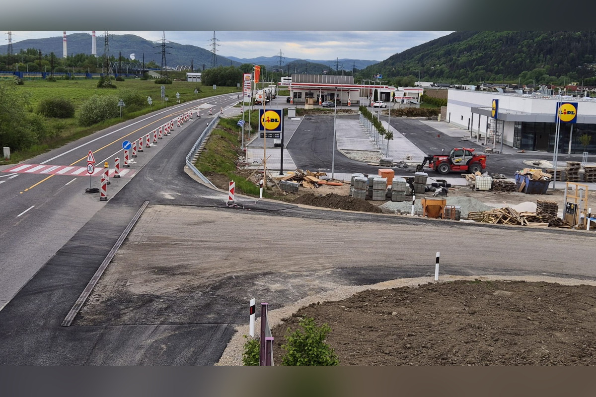 FOTO: Takto napreduje výstavba Lidlu v Tepličke nad Váhom, foto 2
