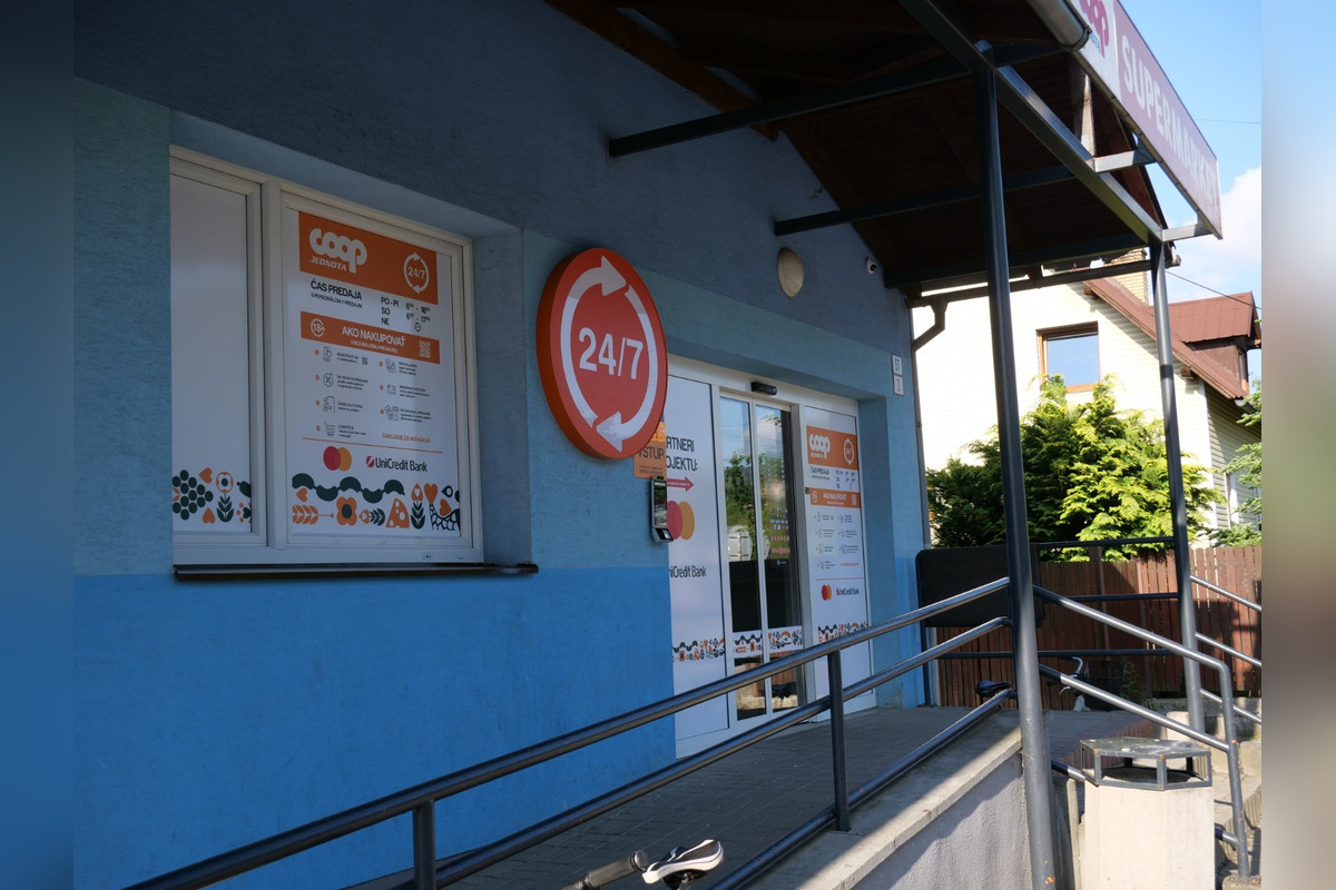 FOTO: Nová nonstop predajňa v Hruštíne, foto 2