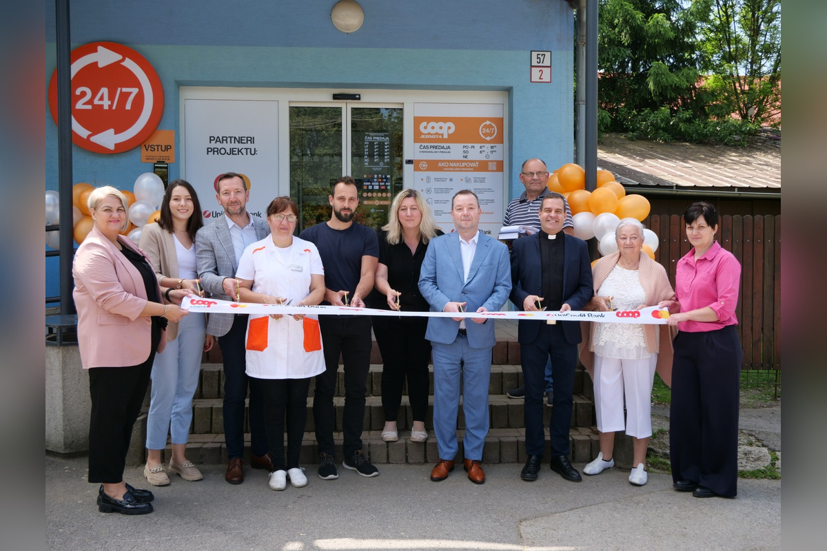FOTO: Nová nonstop predajňa v Hruštíne, foto 4