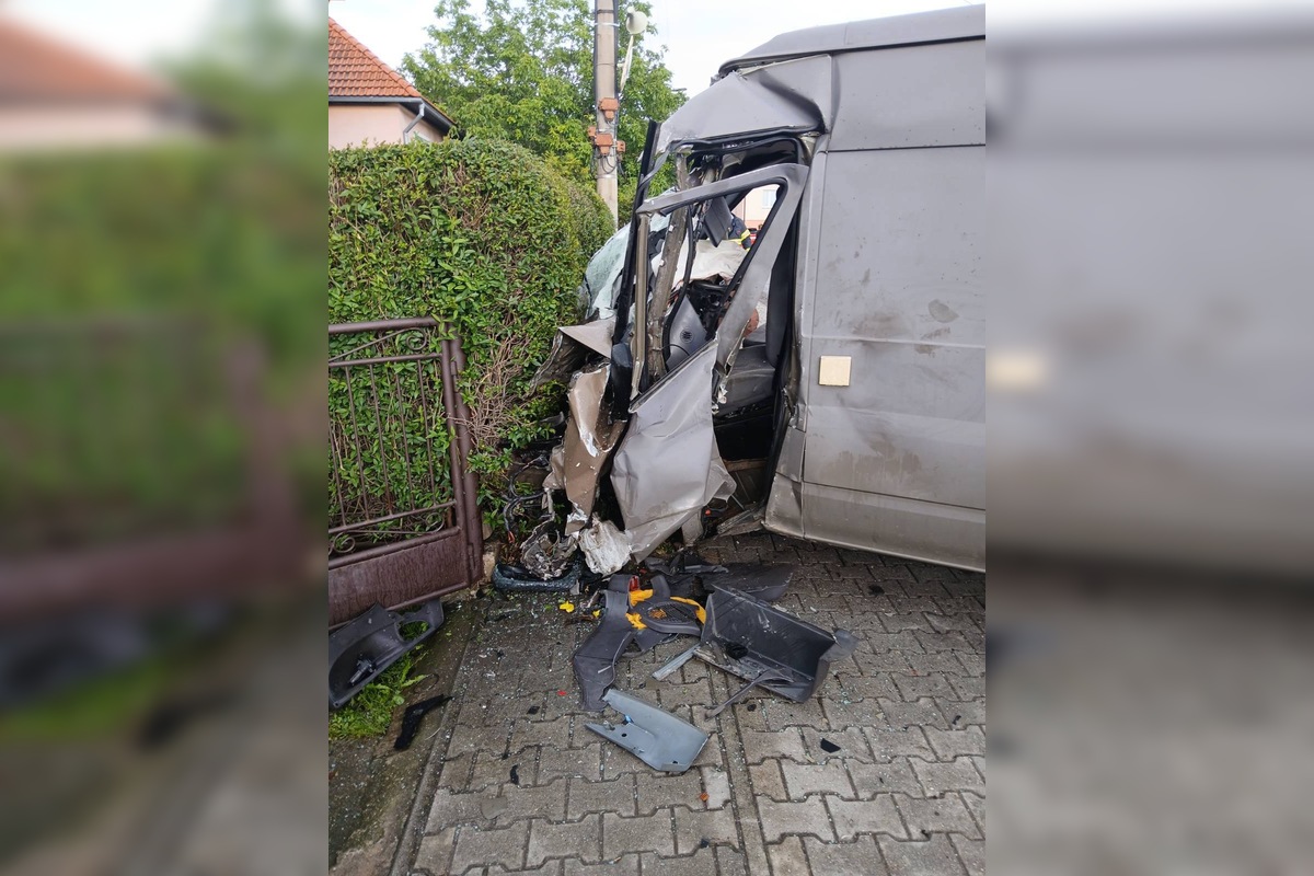 FOTO: Nehoda dodávky, autobusu a cyklistu na Orave, foto 4