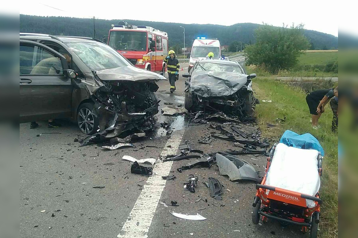 FOTO: Vážna nehoda na Liptove, polícia hľadá svedkov, foto 3
