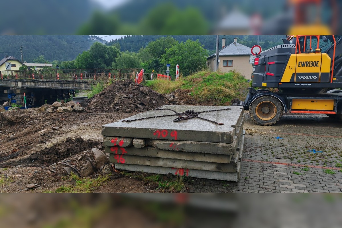 FOTO: V Porúbke pripravujú dočasný most, ktorý bude slúžiť ako obchádzková trasa, foto 4