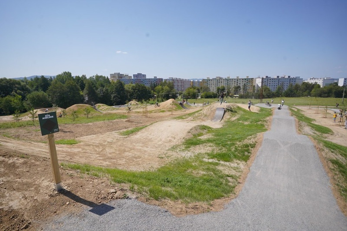 FOTO: V Žiline otvorili Jumpzone pre milovníkov adrenalínu, foto 7