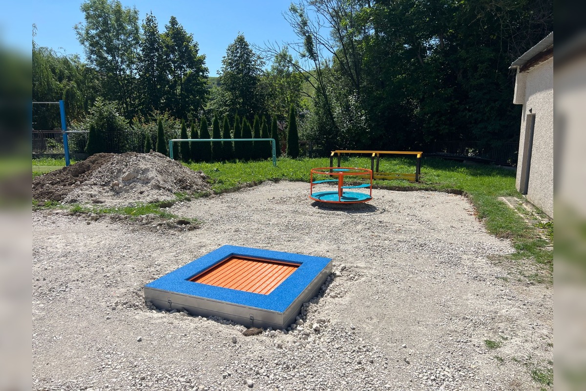 FOTO: Mladé rodiny z obce pri Žiline majú nové priestory na hru a spoločné chvíle, foto 7
