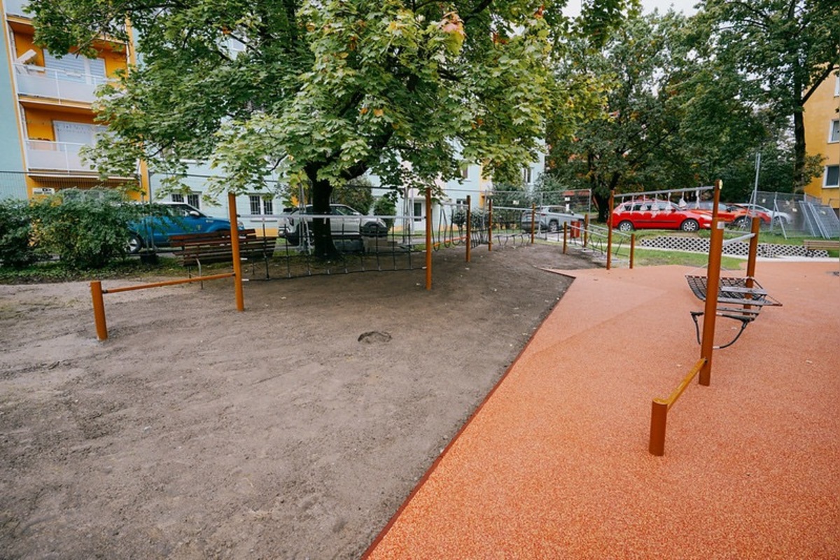 FOTO: Nové inkluzívne ihrisko, foto 9