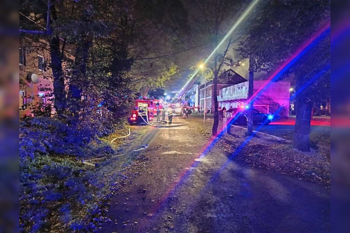 FOTO: Bytovku na Bratislavskej zničil požiar, mestu vznikla škoda za takmer 300-tisíc eur, foto 4