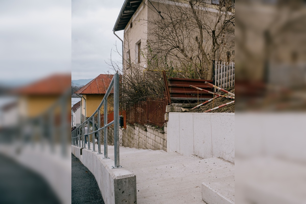FOTO: Obnovené schody v Budatíne, foto 1