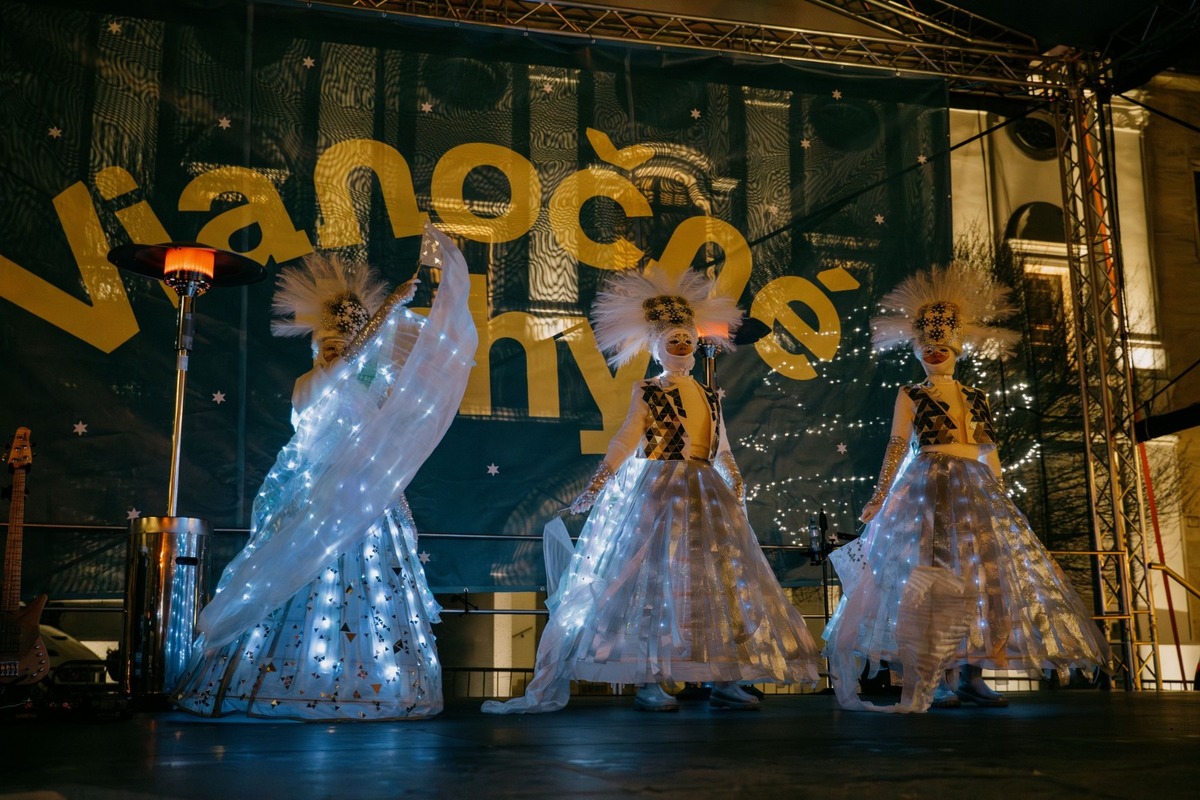 FOTO: Zábery zo slávnostného otvorenia vianočných trhov, foto 16