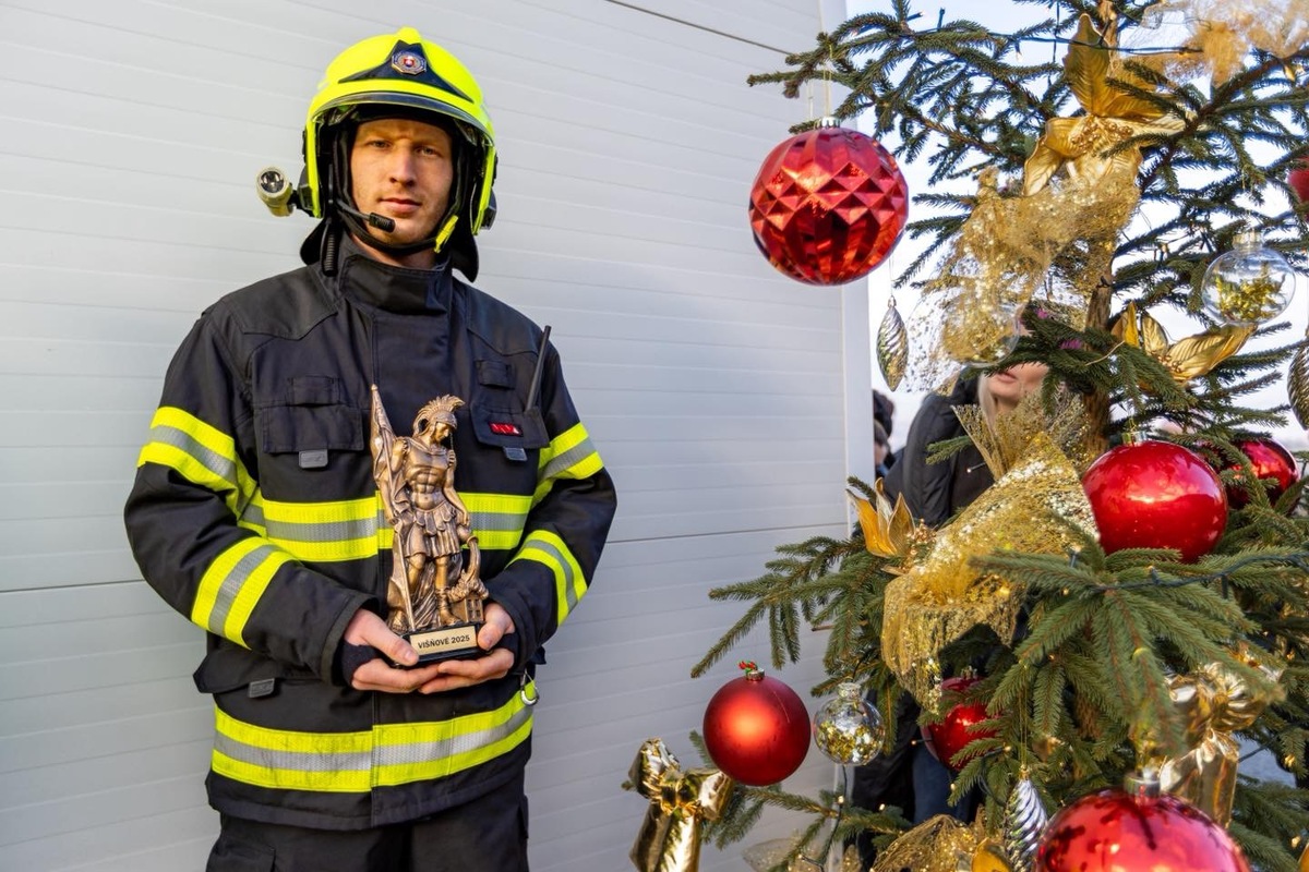FOTO: Otvorenie novej hasičskej stanice pri tuneli Višňové, foto 2