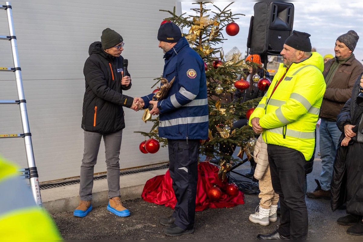 FOTO: Otvorenie novej hasičskej stanice pri tuneli Višňové, foto 20