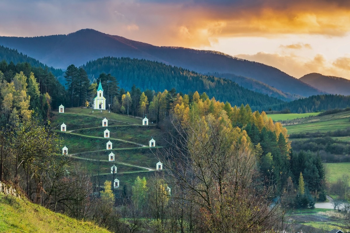 FOTO: Kalvária v Rajeckej Lesnej získala status národnej kultúrnej pamiatky. Rajecká dolina chystá aj pútnickú novinku , foto 3