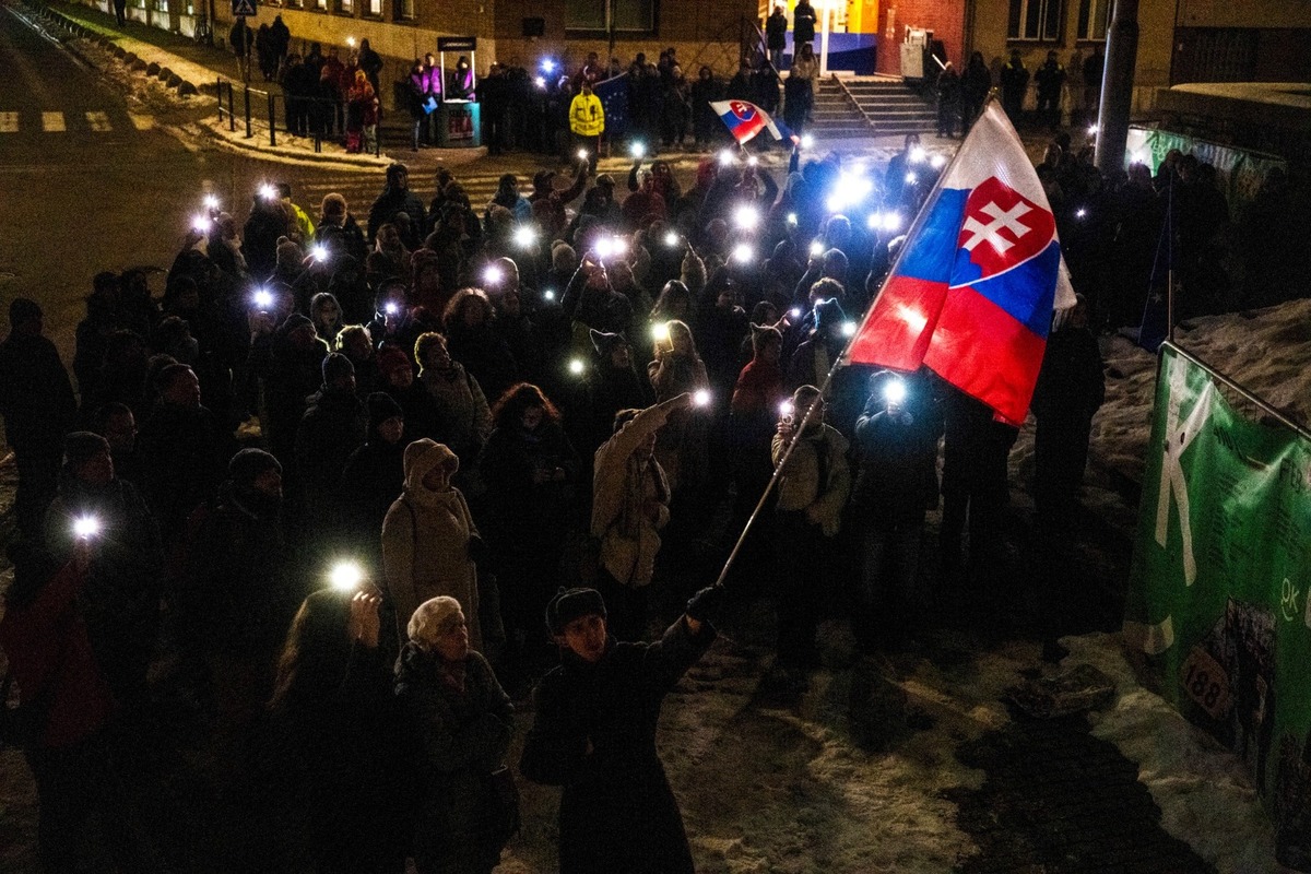 FOTO: Postavili sme sa komunistickým praktikám premiéra. Pripomínajú normalizáciu, desí nás to, hovorí žilinský maturant, foto 8